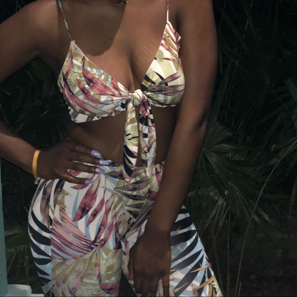 Tropical Pant Set, great condition💐